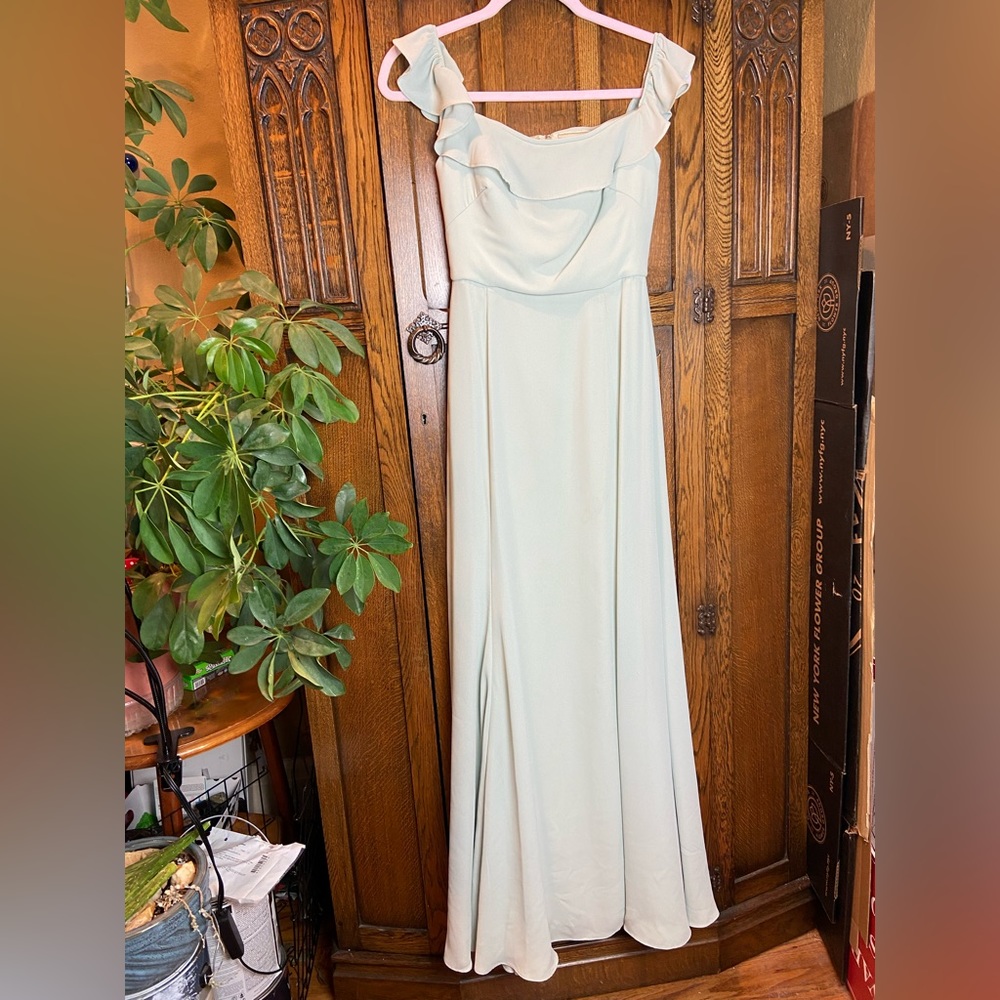 🔥 Long Formal/Bridesmaid Dress by W.too Size 4